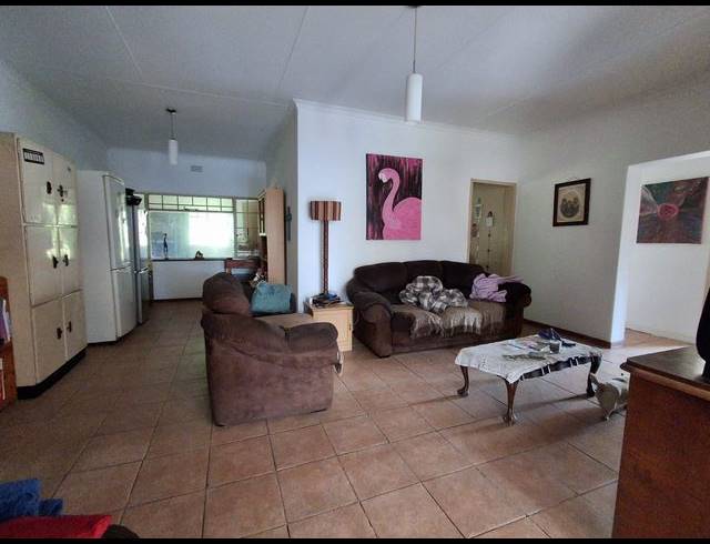3 BEDROOM HOUSE FOR SALE IN BIRCHLEIGH NORTH
